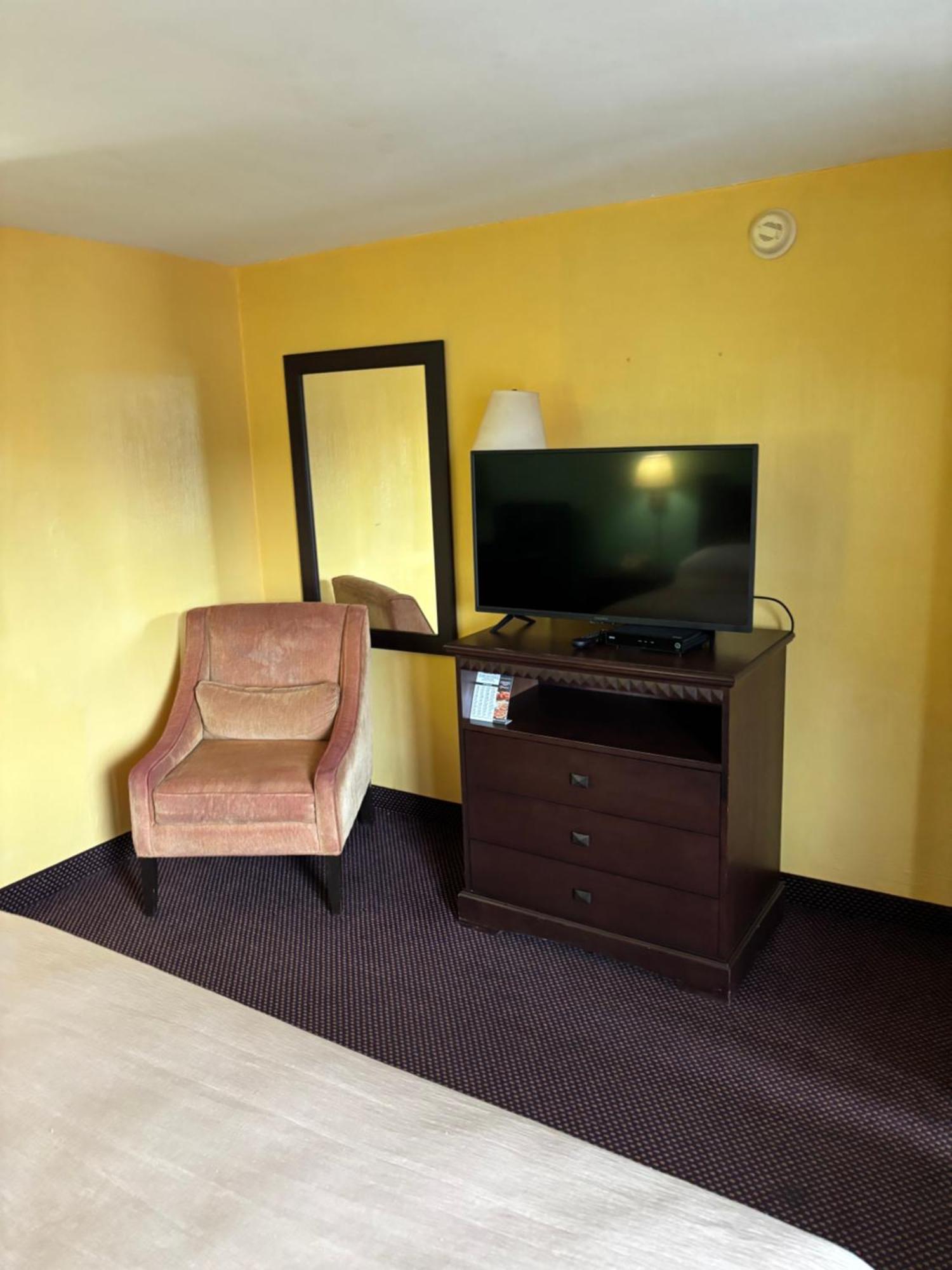 Budget Host Inn Somerset Exterior photo